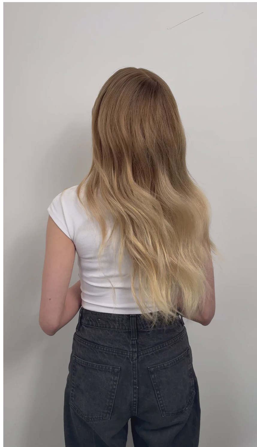 Malene Mittelblond Golden Balayage