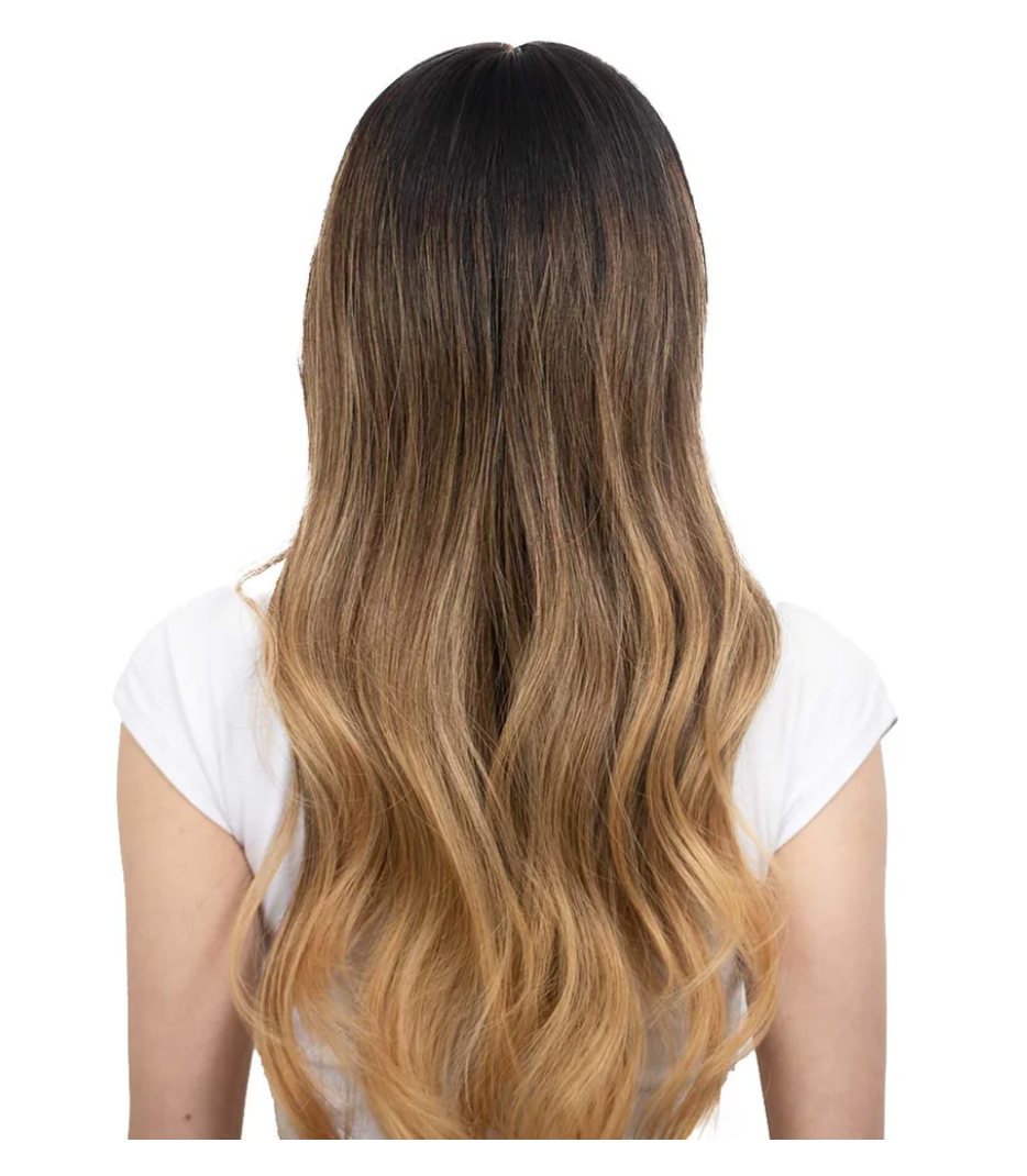 Pernille Dunkelbraun Honig Balayage